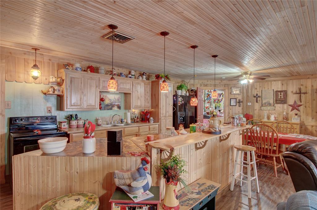 HARTFIELD - Commercial Sale