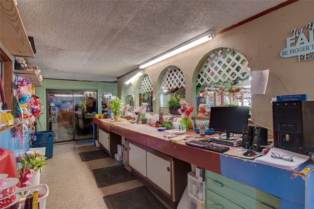 HARTFIELD - Commercial Sale