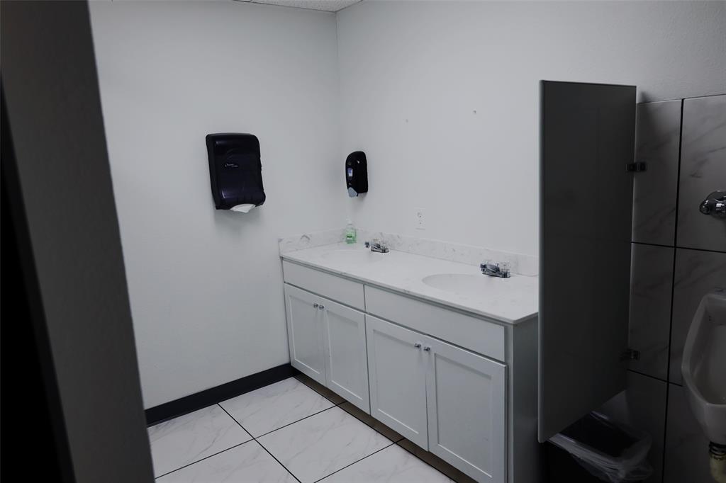 Woodhaven Add - Commercial Sale