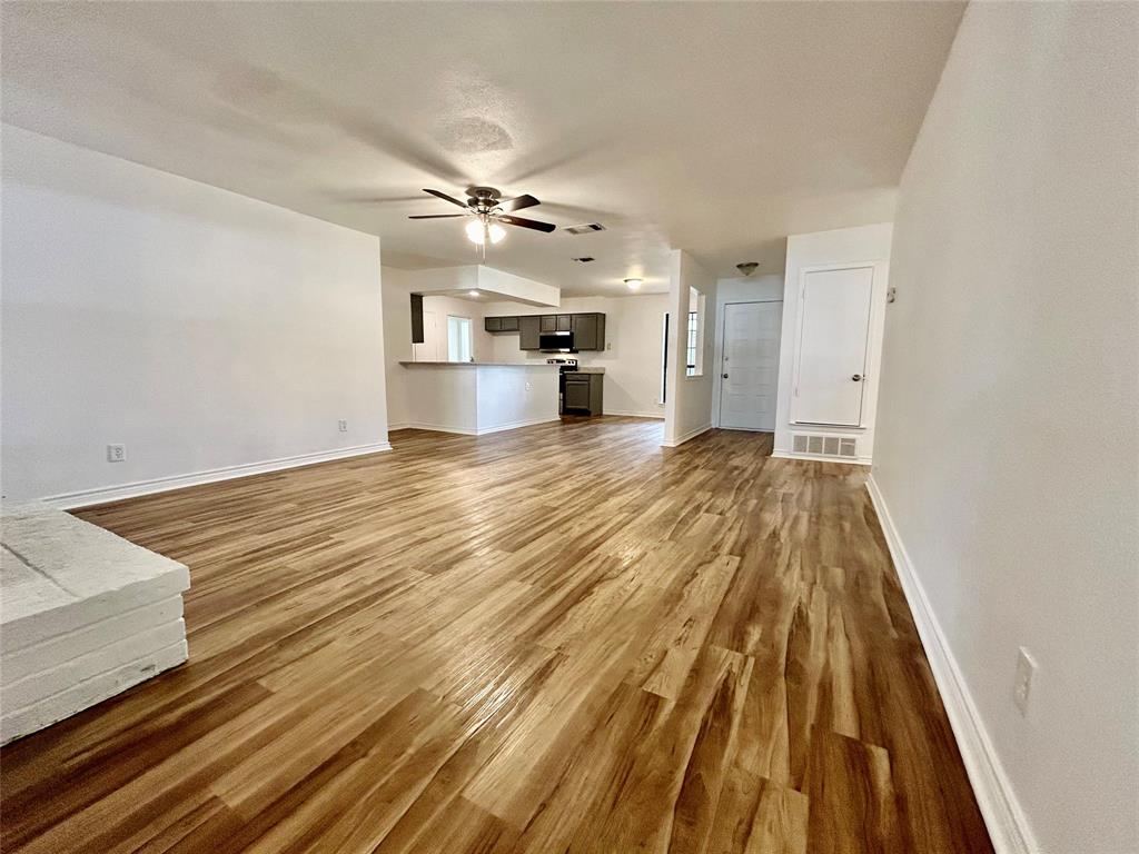 3913 Longstraw Drive