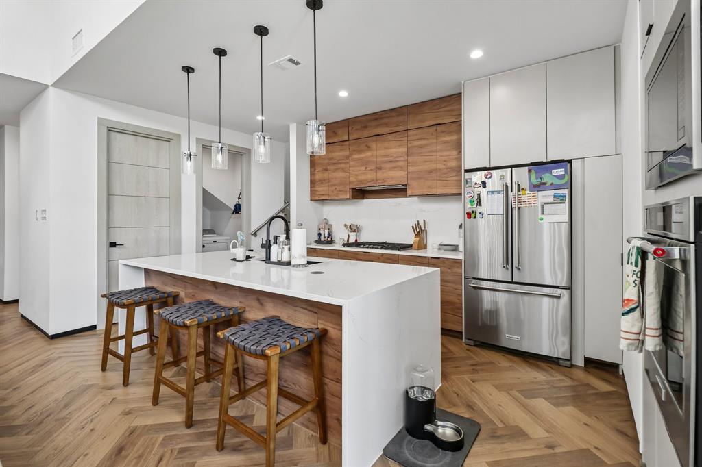 3075 Tall Oaks Court