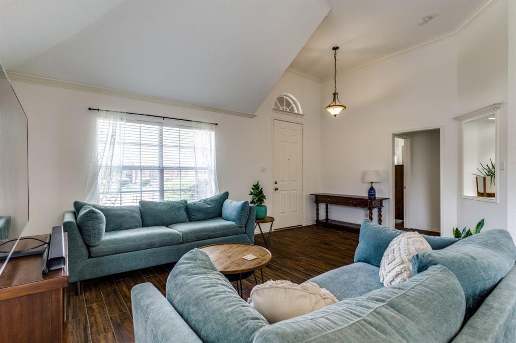 1512 Bastrop Drive