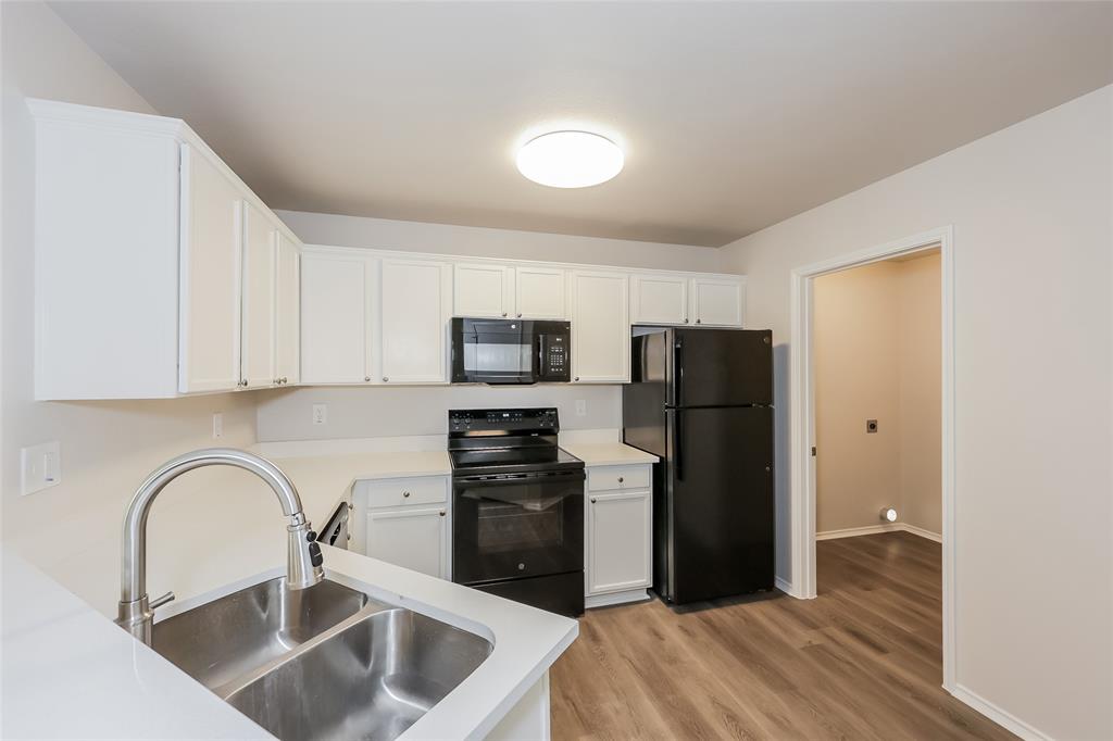 Los Encinos - Residential Lease