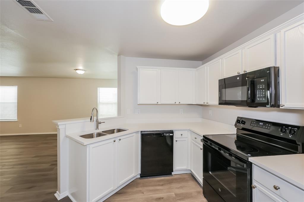 Los Encinos - Residential Lease