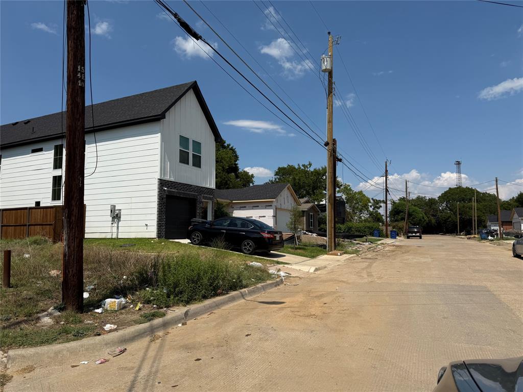 4418 Metropolitan Avenue