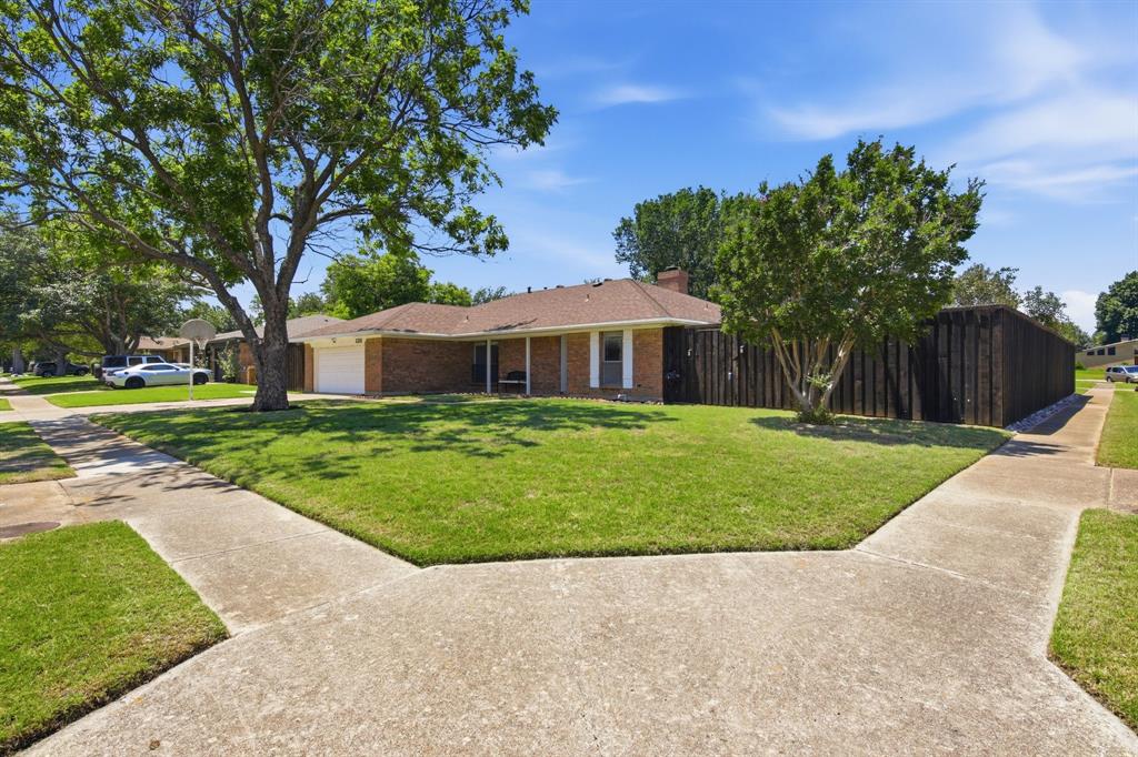 1211 Meadowview Drive