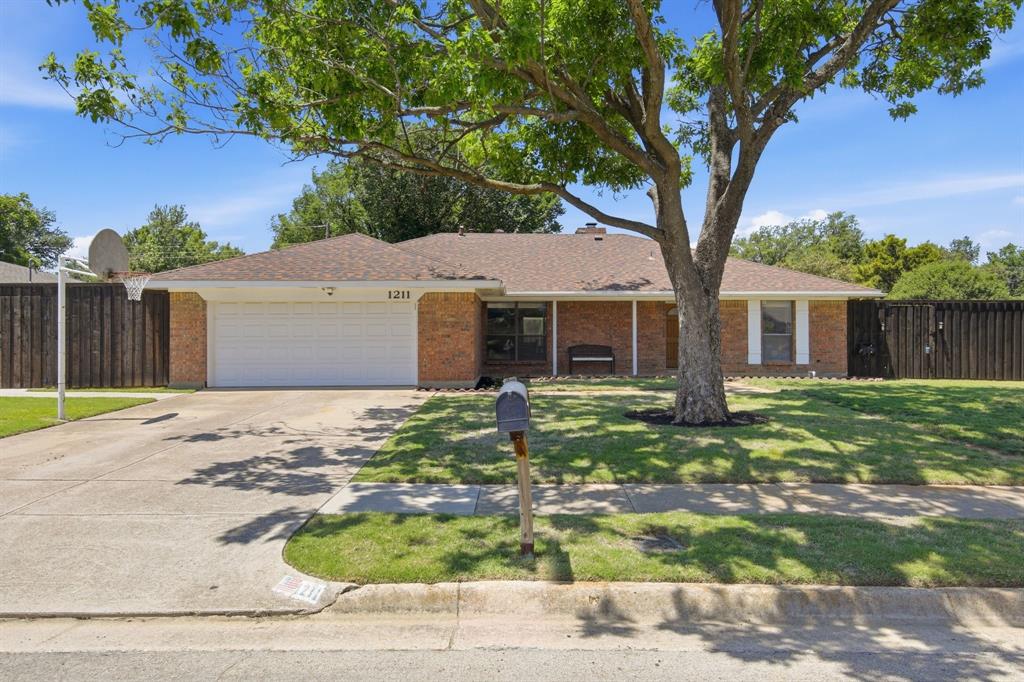 1211 Meadowview Drive