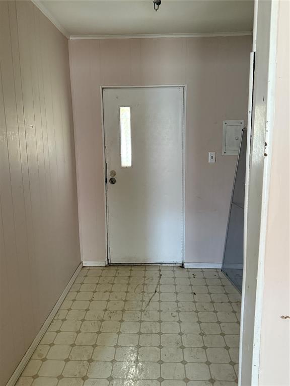 195 S Howison
