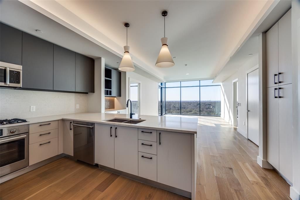 Photo for 8119 Douglas Avenue #908, Dallas, TX 75225 (MLS # 20827505)