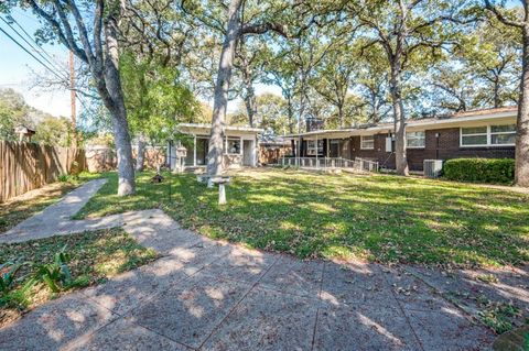 Photo of 1919 Betsy Lane, Irving, TX 75061 (MLS # 21241864)