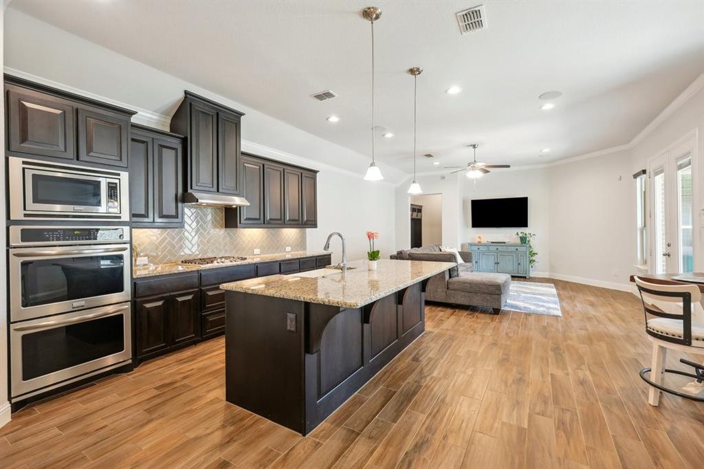 700 10th Street
