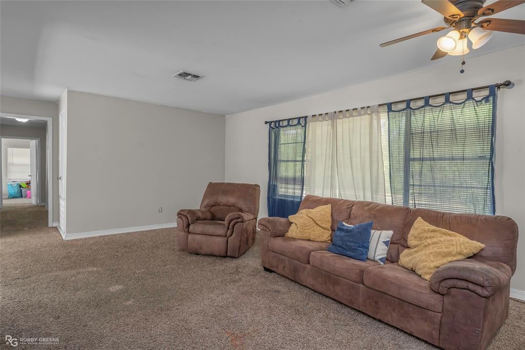 900 Lincoln Drive