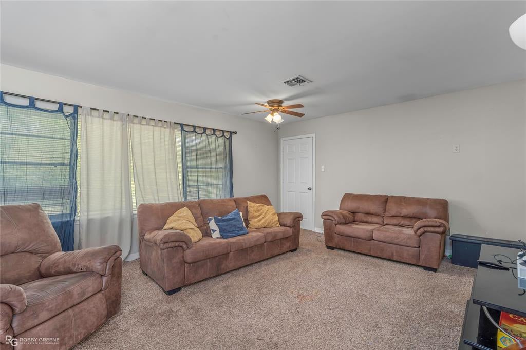 900 Lincoln Drive