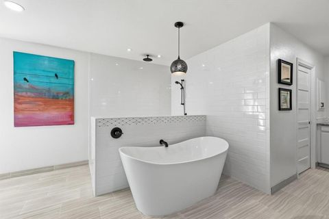 Tiny photo for 4 Buckskin Road, Mineral Wells, TX 76067 (MLS # 21196434)