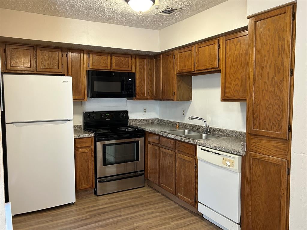 9839 Walnut Street 103