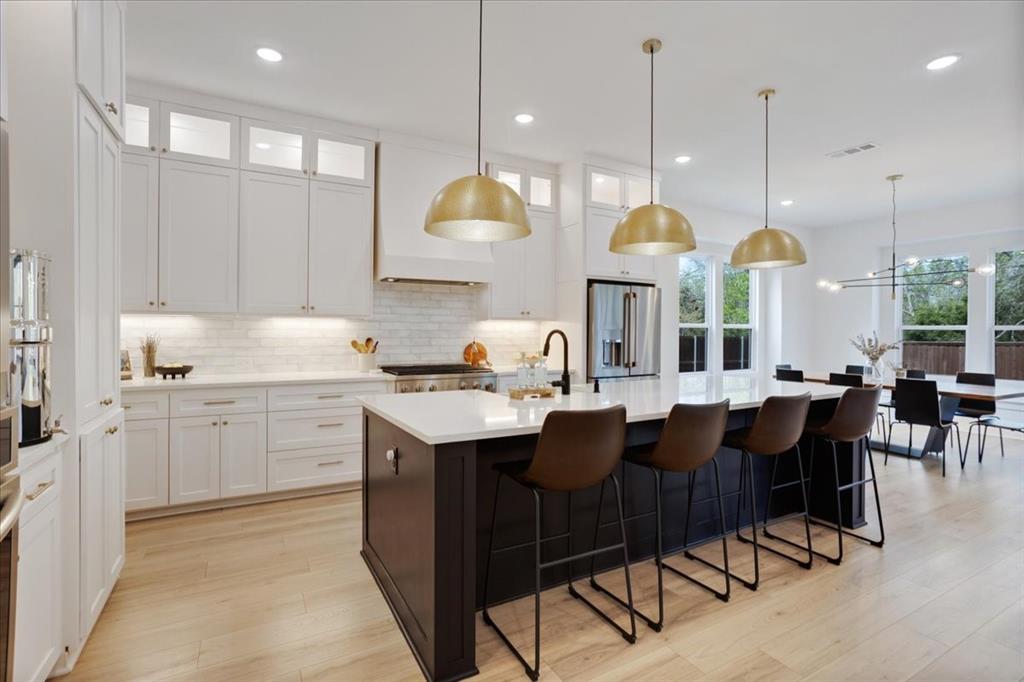3711 Parkwood Lane