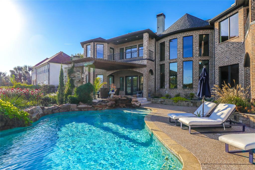 Crystal Shores - Residential