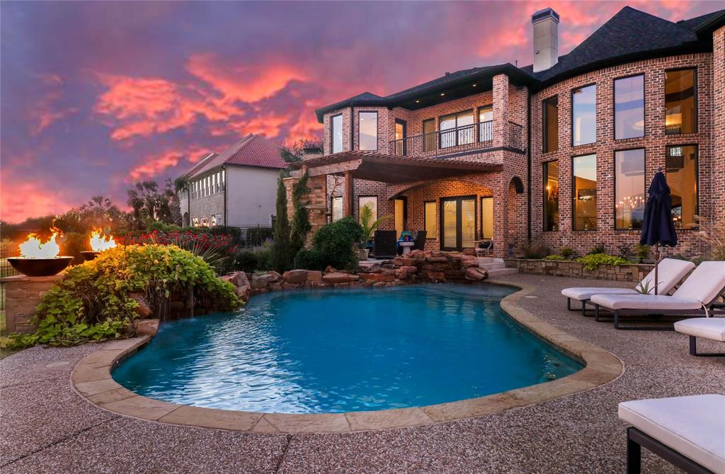 Crystal Shores - Residential