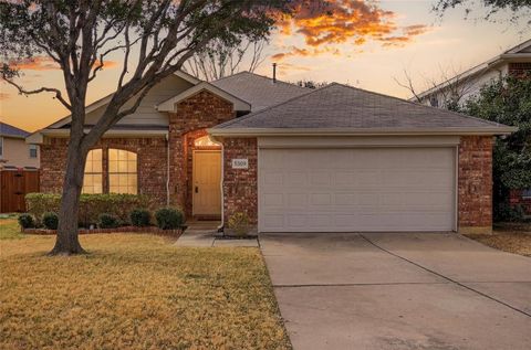 Photo of 5309 Barkridge Trail, Flower Mound, TX 75028 (MLS # 21226024)