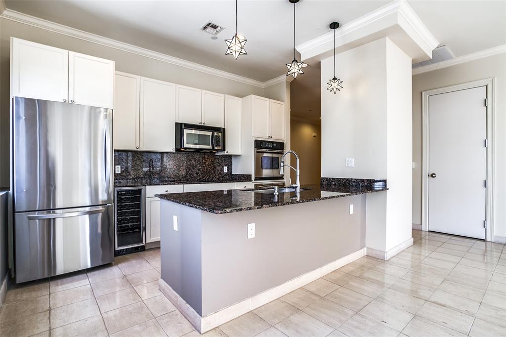 Elm Street Condo 1505 - Residential