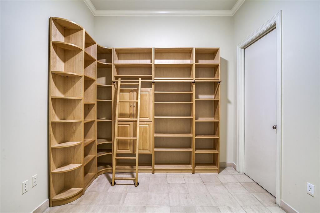 Elm Street Condo 1505 - Residential