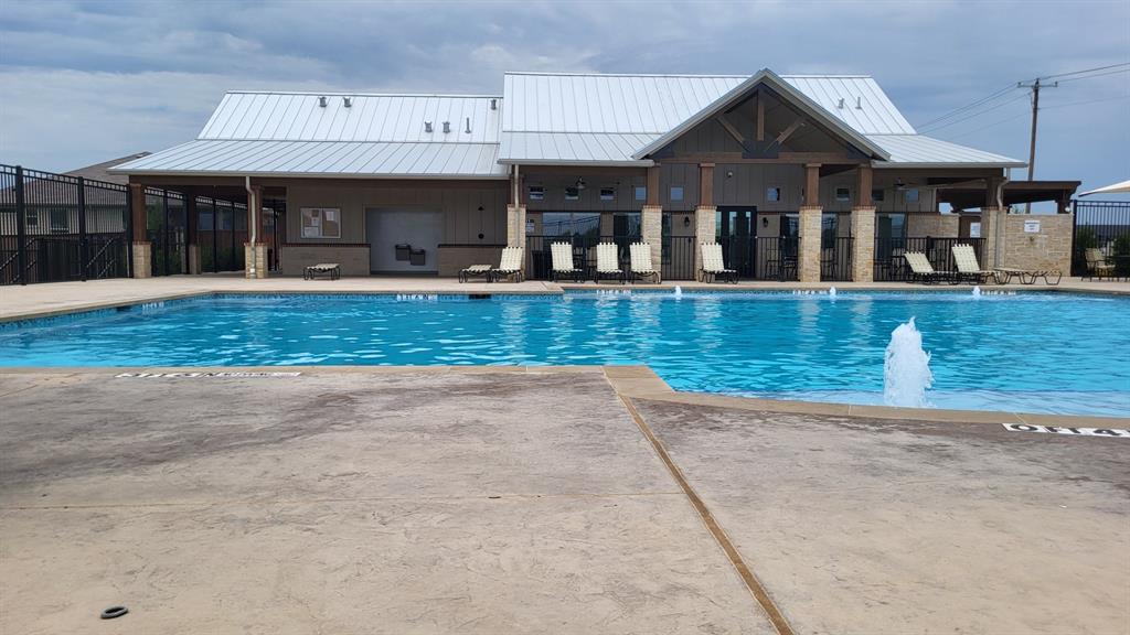 9437 WALNUT COVE Drive