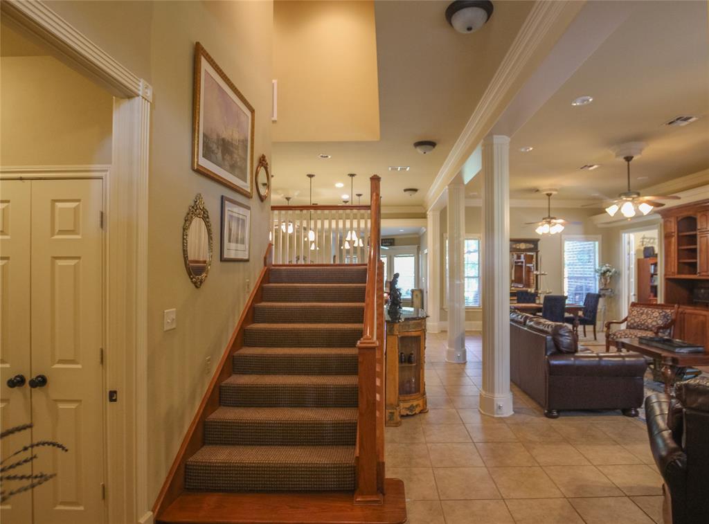 12811 Winding Oak