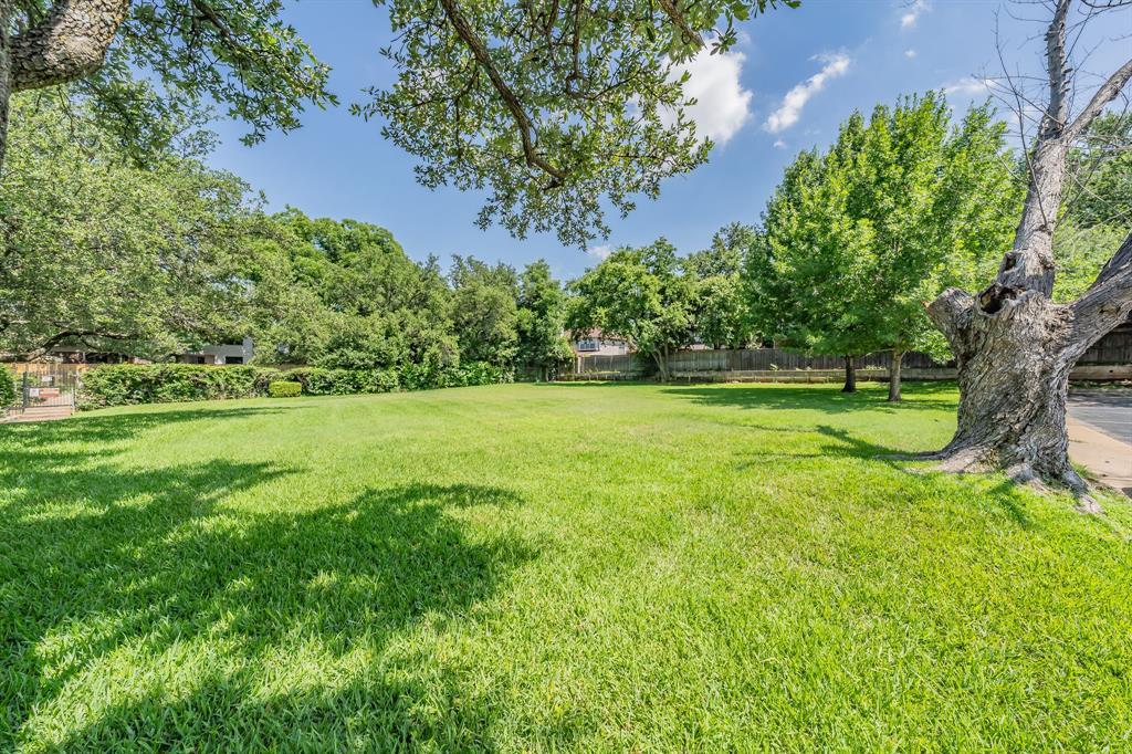 1941 Shorewood Drive