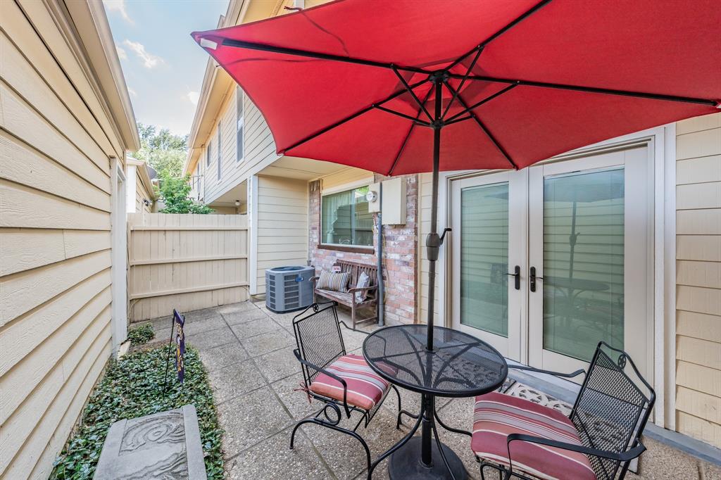 1941 Shorewood Drive