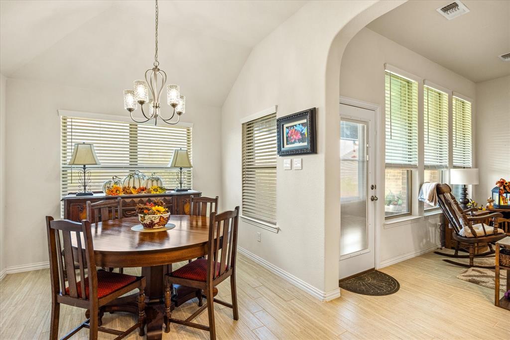 1437 Town Creek Circle