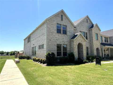 Photo of 212 Venice Avenue, Flower Mound, TX 75028 (MLS # 21256158)