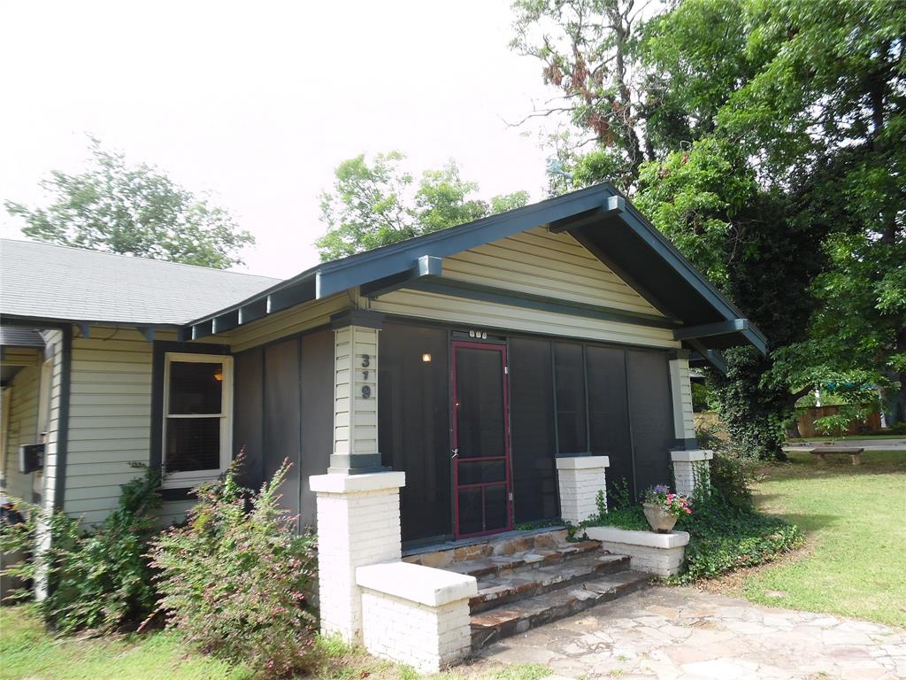 319 W Baylor Street