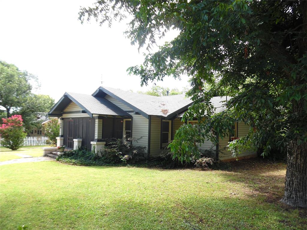 319 W Baylor Street