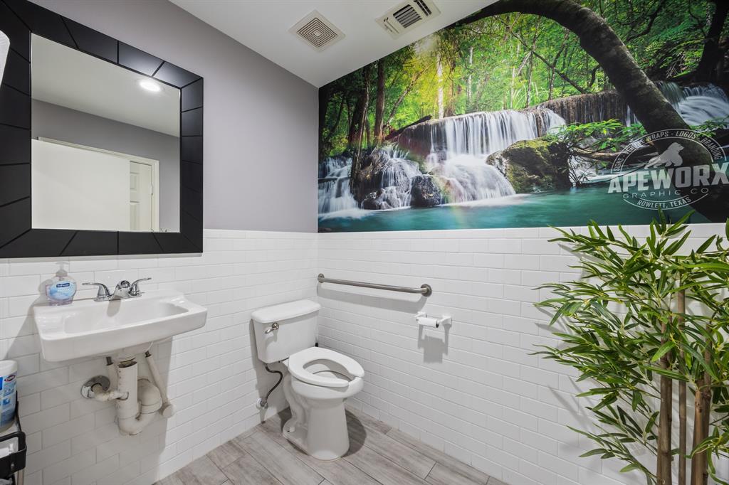 Rowlett Bus Park 02 - Commercial Sale