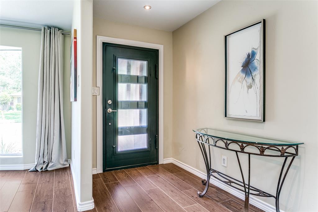 121 E Louella Drive