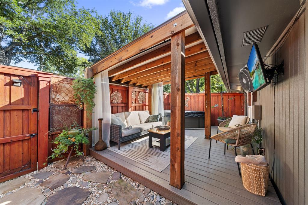 White Rock West Condo - Residential