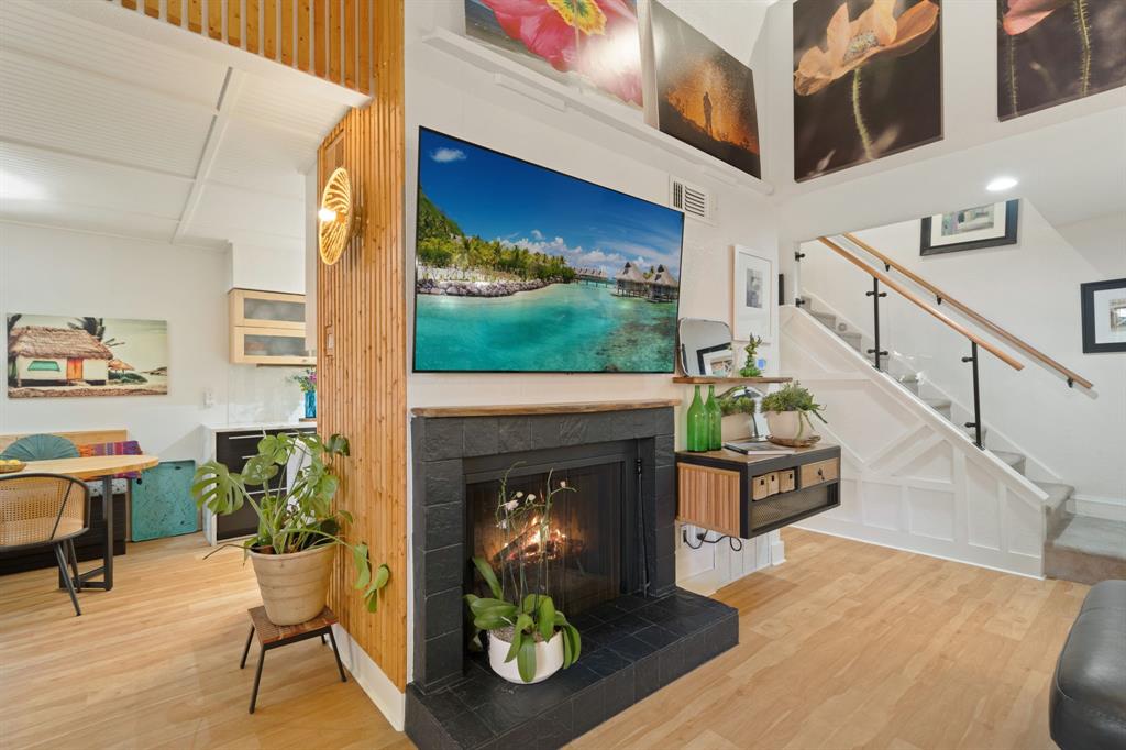 White Rock West Condo - Residential