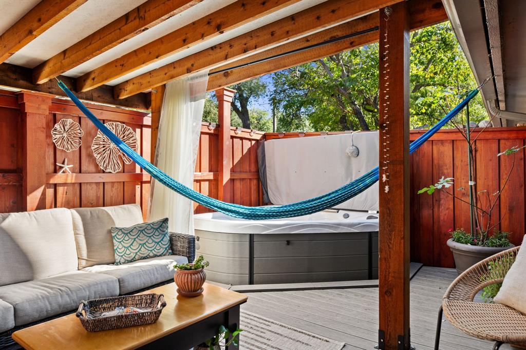 White Rock West Condo - Residential