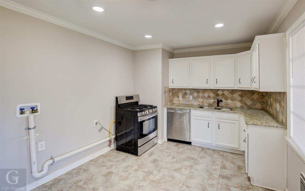 SHADY GROVE - Residential Lease