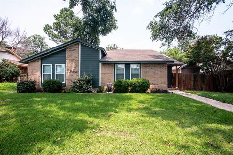 Single Family Residence in Denton TX 2107 Wisteria Street.jpg