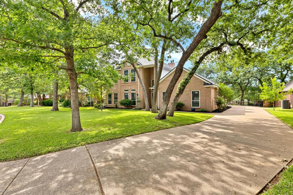814 Red Oak Drive