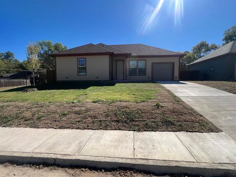 A home in Bonham