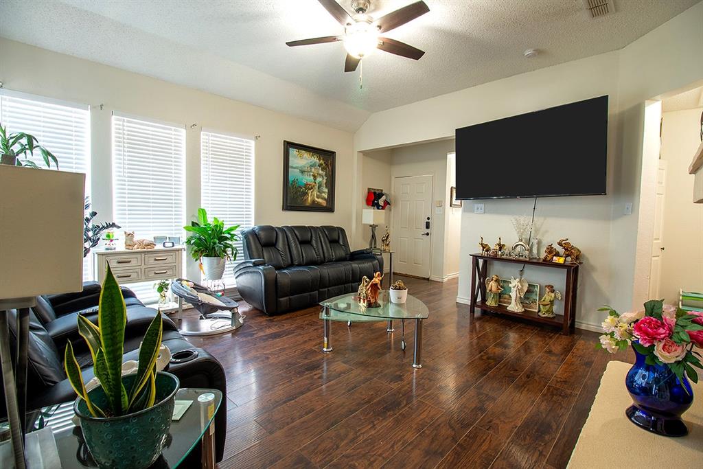 4929 Lodgepole Lane