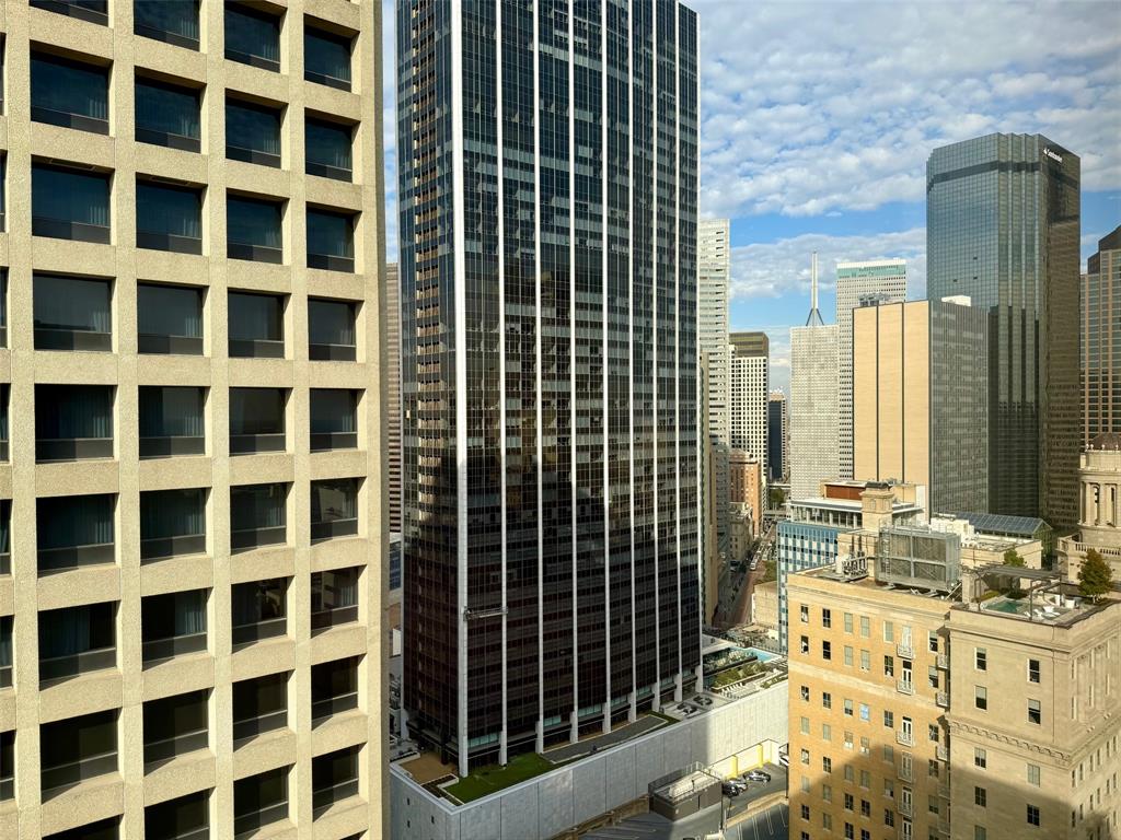 Metropolitan-1200 Main Street - Residential Lease