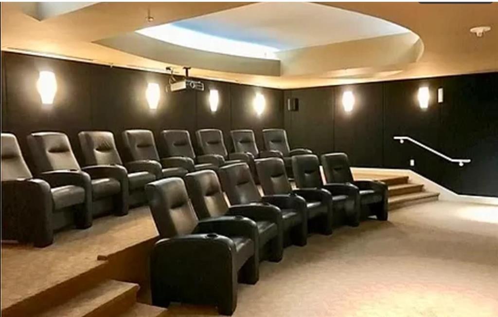 Metropolitan-1200 Main Street - Residential Lease