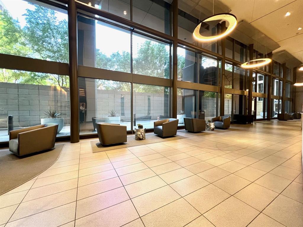 Metropolitan-1200 Main Street - Residential Lease