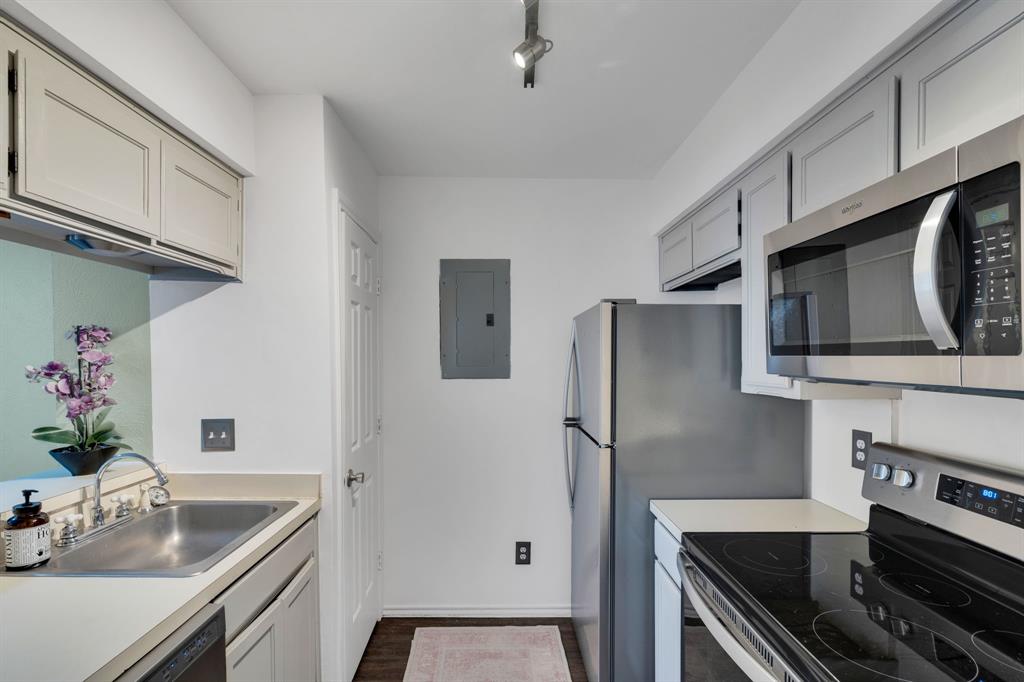 Scottswood Rice Condo - Residential