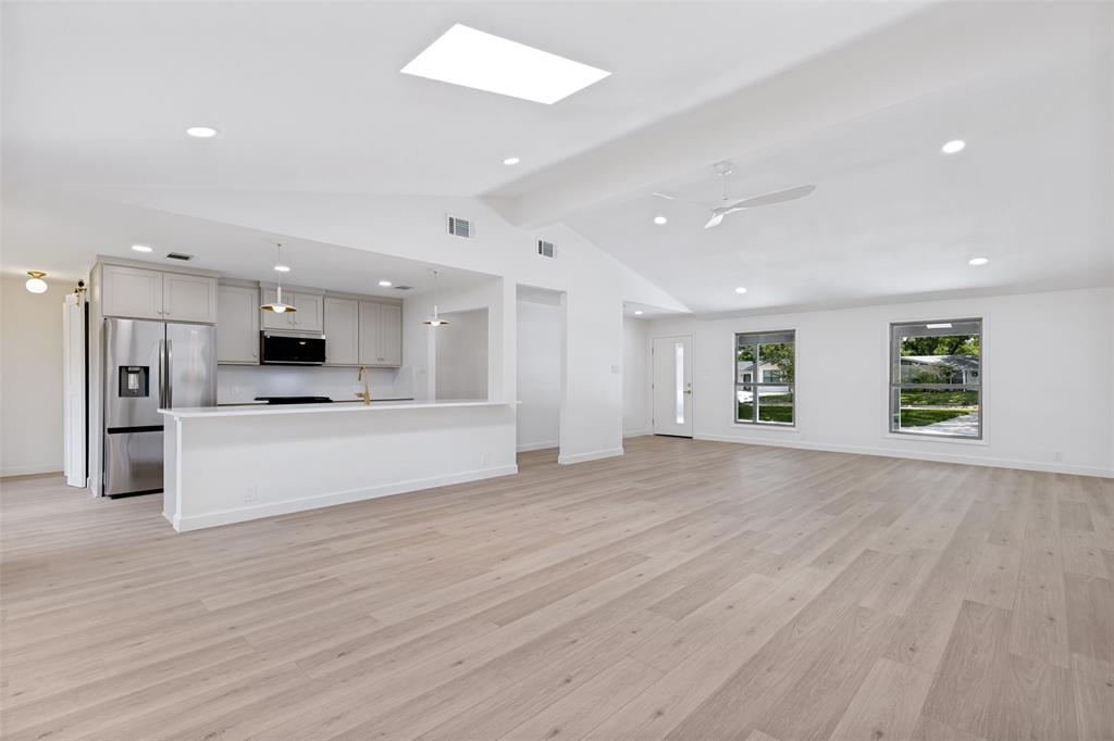 919 Wedgewood Way