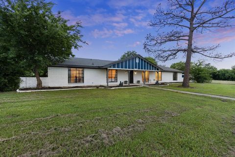 713 W Rosemary Street Quinlan TX 75474