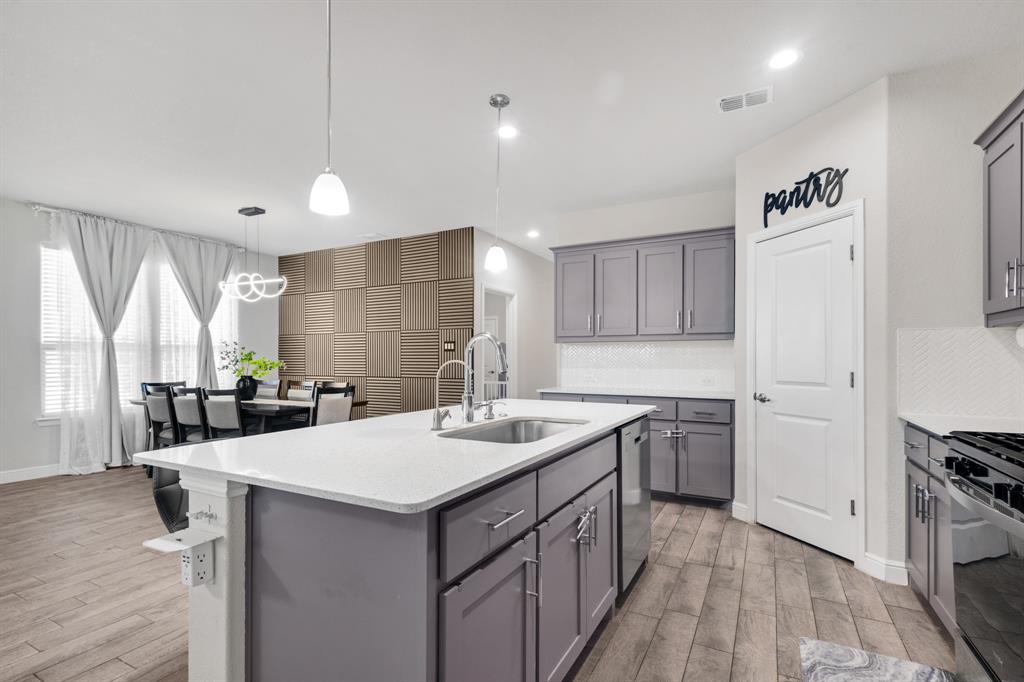 TRAILS OF ELIZABETH CREEK - Residential Lease